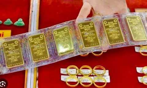 Giá vàng SJC, vàng nhẫn biến động thất thường, người mua "sốc" vì lỗ 4 triệu đồng/lượng sau 1 ngày